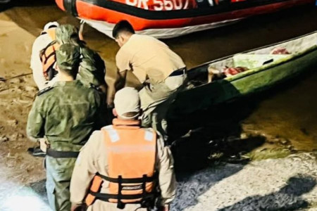 Esquina: Cuatreros con canoas llenas de carne interceptados por Prefectura en el Río Corriente